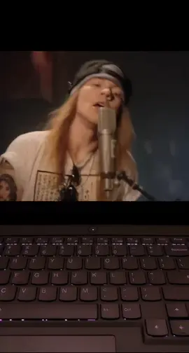 #gunsnroses #patience #axlrose #slash #izzystradlin #duffmckagan #stevenadler #fyp #rock #80s #videoclip #foryou