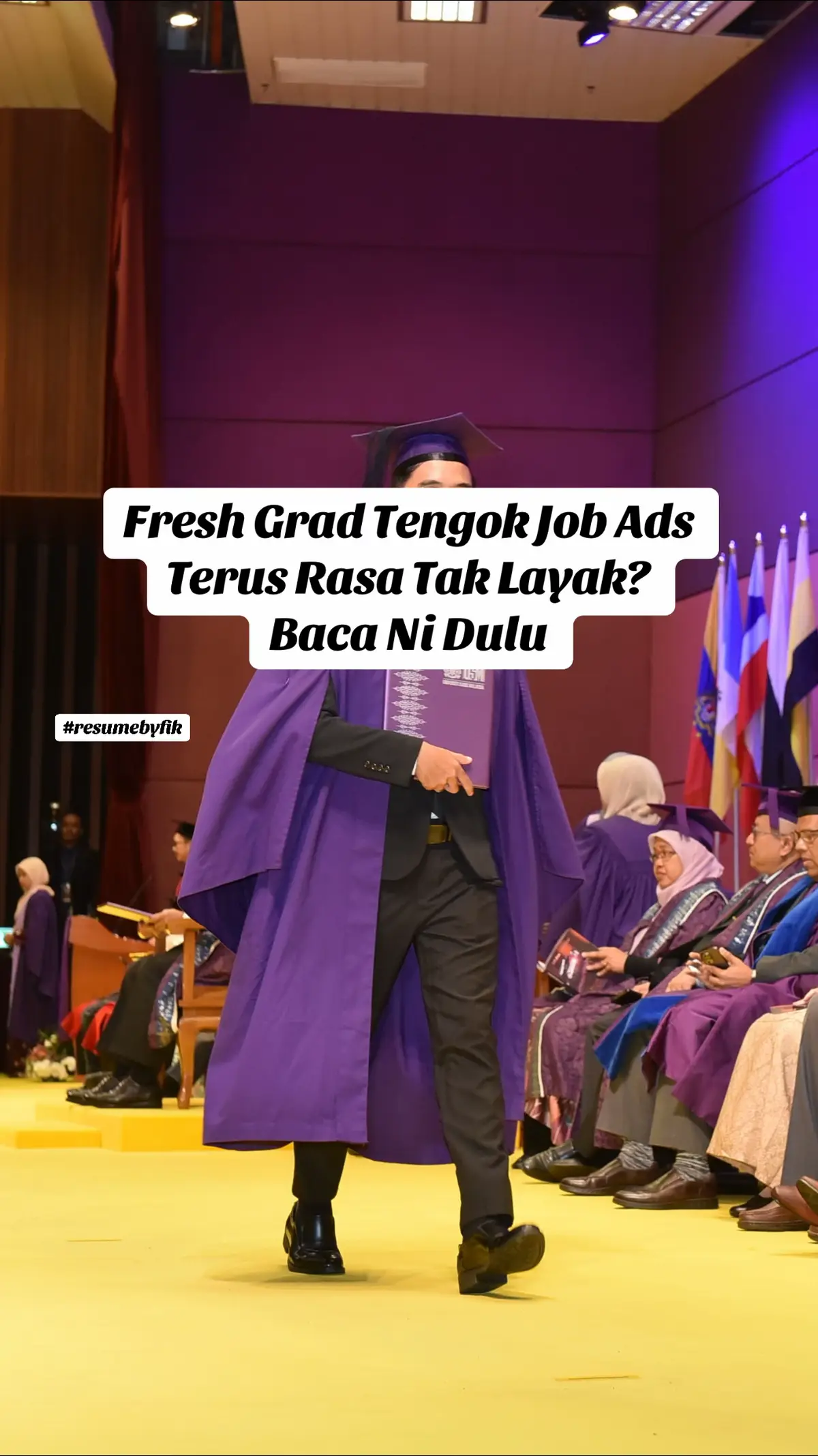 Fresh grad, jangan takut sangat dengan job ads. Kebanyakan yang dapat kerja pun tak cukup semua syarat pun. Yang penting: usaha, yakin dan apply.