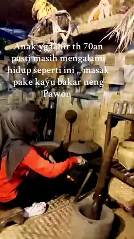 Senang ketika melihat sesuatu yg mengingatkan kita pada masa lalu, hidup di desa sederhana dan apa adanya 🥰🥰#fypdong #viraltiktok #magetanjadul #magetan24jam 