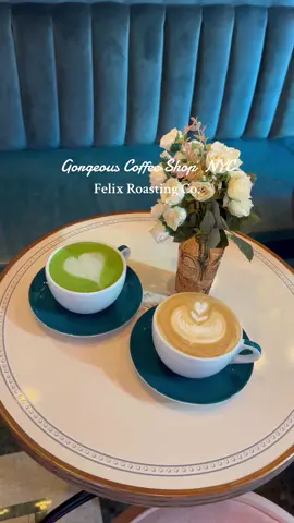 Love this chic coffee shop 😍 Felix Roasting Co. #newyorkcity #newyork #nyc #nyccafe #newyorkrestaurants #newyorkeats #coffeeshop  #coffeetiktok #felixroastingco 