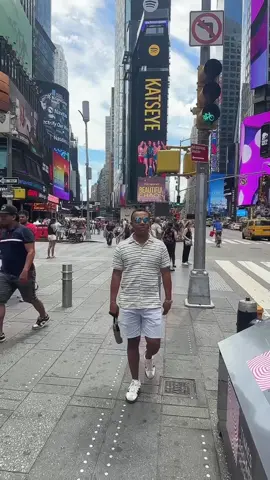 Times Square - New York - EEUU 🇺🇸 #newyork #unveranoennuevayork #eeuu🇺🇸🇺🇸 #newyorktravel #timesquare #timessquarenyc #moreno #costeño #colombia🇨🇴 #bogotá #cartagenadeindias🇨🇴 #viral #viralvideotiktok #colombiano 