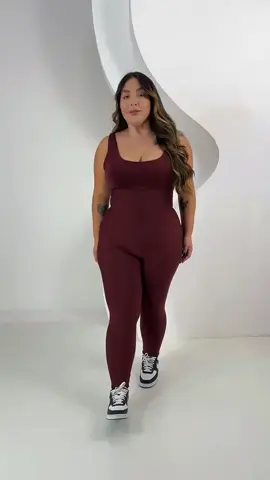 🔥 O macacão que valoriza suas curvas chegou! Corre garantir o seu! 💃✨ #tiktokshopbrasil  #modaplussize  #MacacãoFitness  #LookDoDia  #CurvasReais #TrendTikTok #EstiloComConforto #PlusSizeFashion #ViralTikTok #PromoçãoDoDia