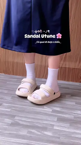 Dép Sandal Utune có quai sau nè, đi được 2 kiểu lận á, đi học thì quá ưng luôn, nhẹ chân lắm 🌸🌸🌸 #deputune #utune #depsandal #sandalnu #depquaingang 