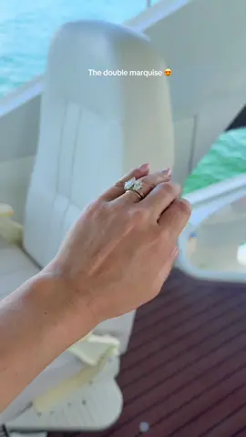 I love! #marquise #doublemarquise #toietmoi #engagmentring #diamonds 
