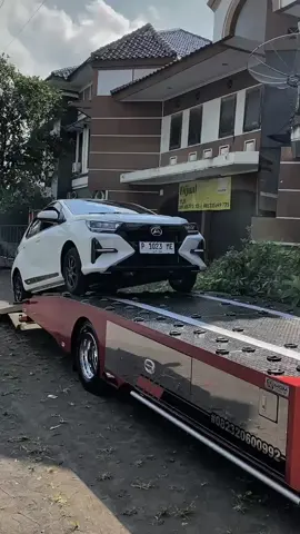 Pengiriman 1 unit ayla r cvt ads , terimakasih kak jauh jauh dr negeri jiran order ayla melalui kiki ditunggu refrensi dan repeartordernya ya kak. Untuk info daihatsu bisa hubungi kiki ya 085711918541 #towing #delivery #ayla #daihatsu #fyp #foryoupage #fyp 