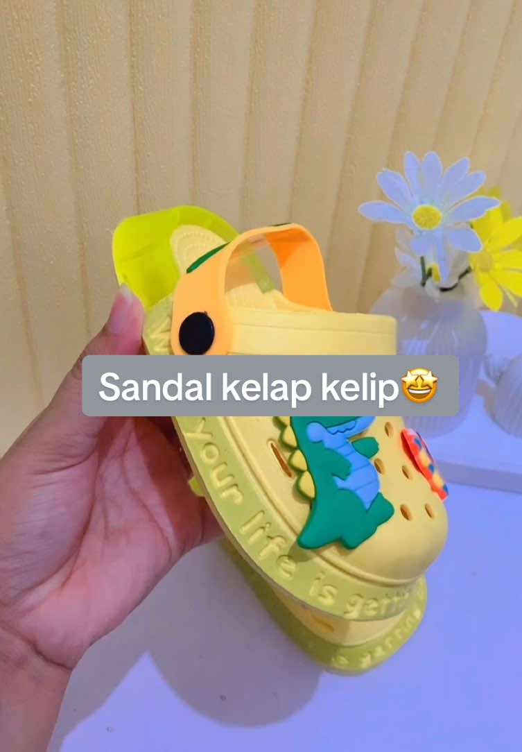 dijamin todller makin sayang😍🥰 #promoseruweekend #gajiansale #WIBgajian #belilokal #todller #sandalanak #babycos 