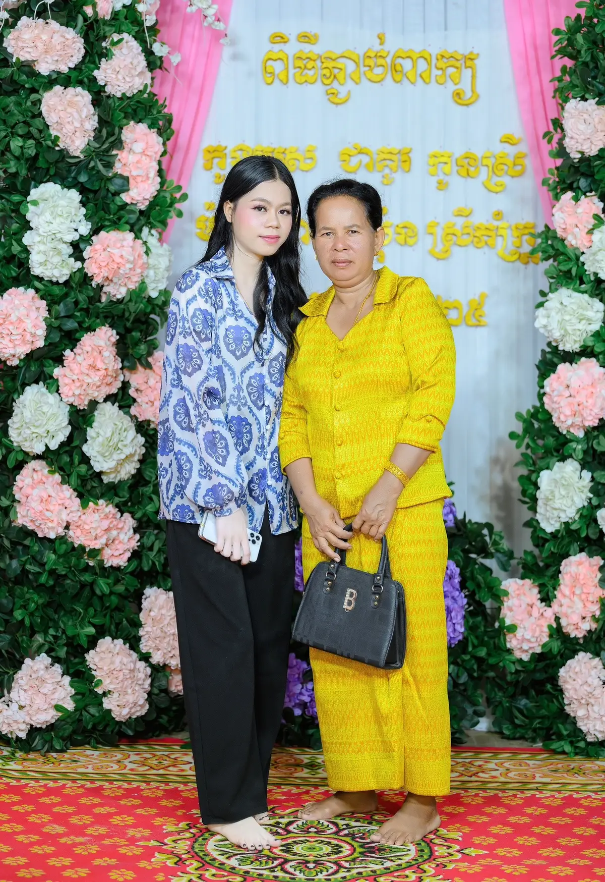 កូនមានអ្វីៗគ្រប់យ៉ាងក៏ព្រោះតែម៉ែផ្តល់អោយកូន❤️