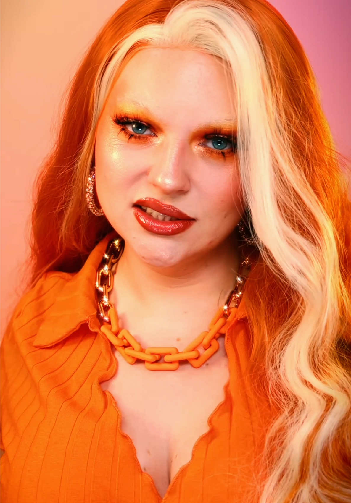 Jeder hatte mal so eine „Liebe“ oder? 🙄💖 #makeup #makeuptransformation #makeuptransition #deutsch #deutschland #deutschrap #glitter #beauty #GlowUp #orange #liebe #beforeandafter 