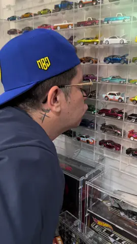 A qué huela la de ustedes? 😂 #sketch #comedy #humor #hotwheels #hotwheelscollector #cars #viral #titkok #carritos #parati #boss
