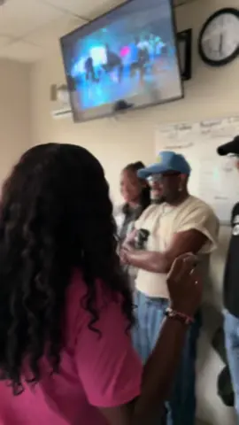 @wearethe_community  decided to come and do this for me @IamDeannaDixon and @MC FATHA FLEX his together and I just have no words for what your about to see . I was getting a HIDA SCAN DONE which takes 1-4 hours sometimes but mines took 1 hour 15 minutes so they still came to sing for me ! This is truly overwhelming in the most happiest way I have never seen so many people come to check on me and the love has me in tears 😭 lord I just don’t know what you doing to me but I thank you for having these type of humans in my life God . Watch part 3 .