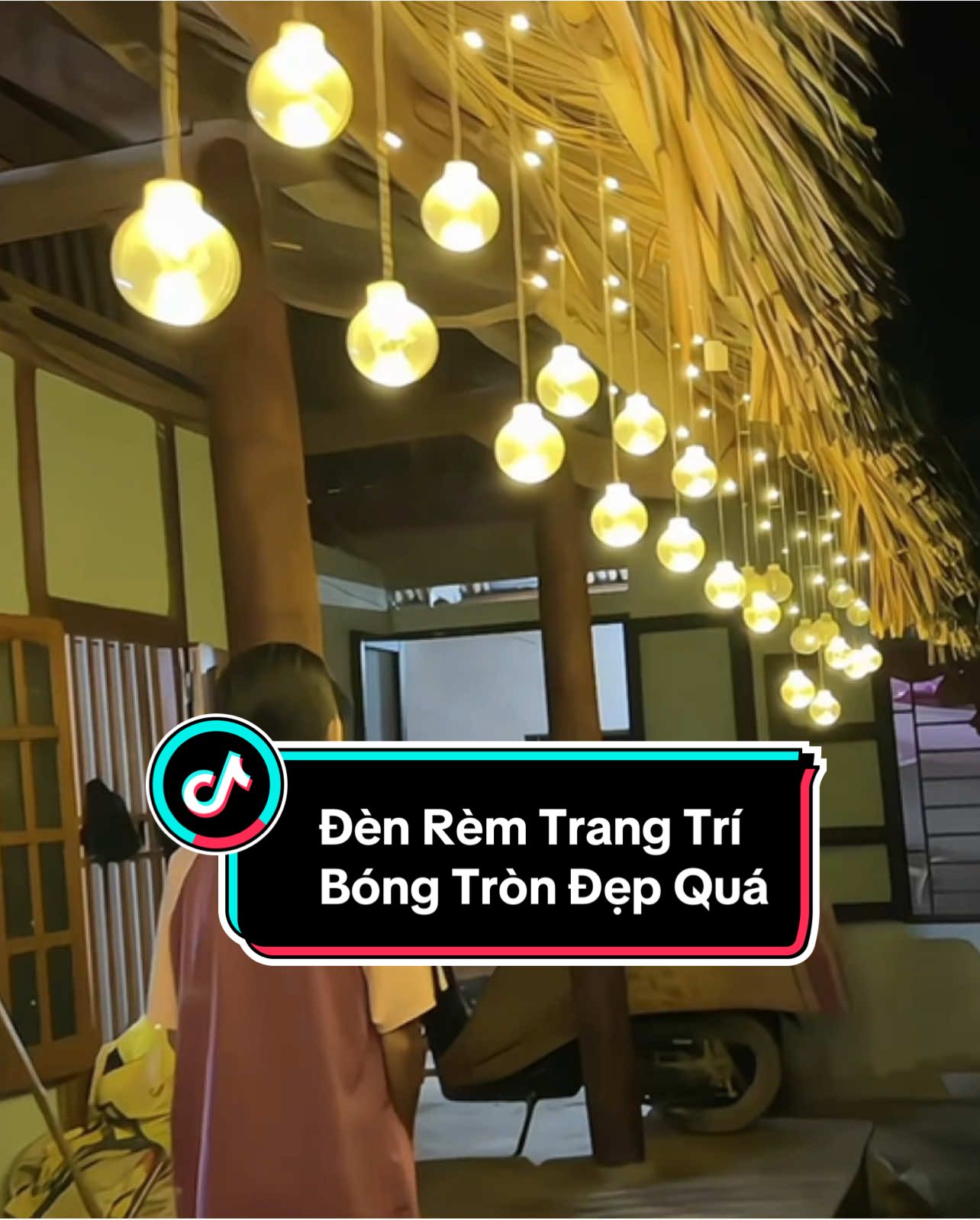 Đèn rèm trang trí bóng tròn đẹp quá #denledtrangtri #dentrangtri #dentrangtringoaitroi #ledtrangtri12bongtron #huongbinhthuong  