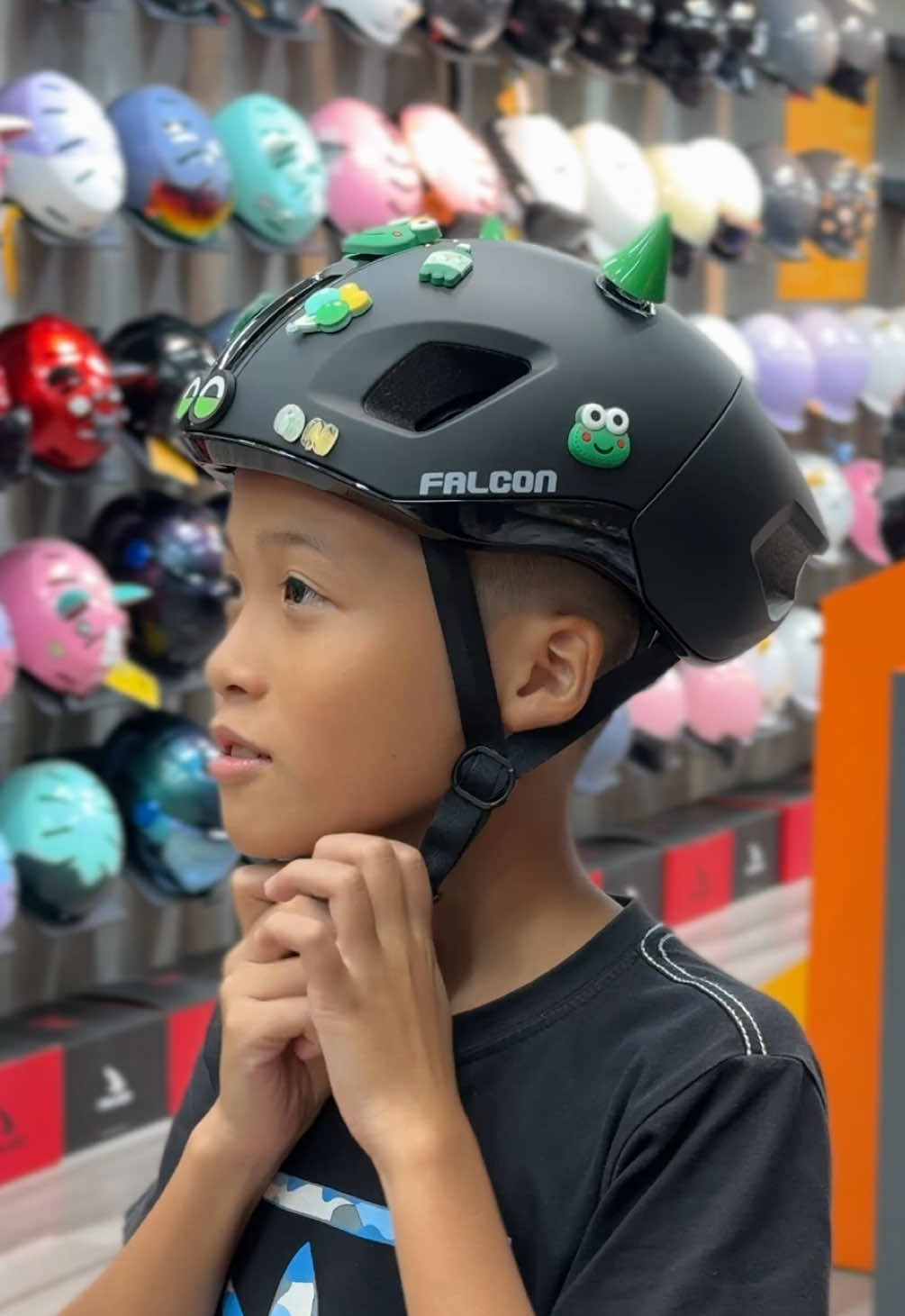 Falcon #F20 for Kids 💯💯📸#nonpocchinhhang #nonpocquan8 #pochelmets #pocsky 