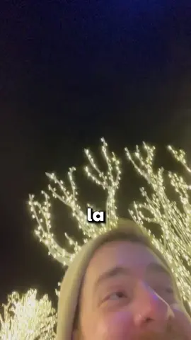 La gente paga 20 dólares para patinar sobre… ¿plástico? Sí, lo que estás viendo no es hielo, es plástico sólido. Y aunque parezca increíble, ¡hay lugares donde cobran por esto! ¿Tú pagarías por una experiencia así? #PatinajeExtraño #NoEsHielo #TiktokCurioso #ReelInsólito #ViralRaro #CosasQueNoSabías #AsíNo #datoraro #rexoarmy #rexo  Disclaimer:This information is taken from the internet which may or may not be true we do not want to spread any fake news. The content provided by this channel is meant for EDUCATIONAL PURPOSE only. Copyright Disclaimer:- Under section 107 of copyright Act 1976, allowance is made for FAIR USE for purpose such a criticism, comment, news reporting, teaching, scholarship and research. Fair use is as permitted by copyright statues that might otherwise be infringing. Non-profit, educational or personal use tips the balance in favor of FAIR USE.