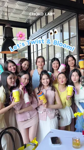 A day of Twist Cup, fresh blooms, and conversation that lingers. ✨ Exactly how we wanted to celebrate!🌸 #chakolab #chakolabindonesia #tumbler #tumblersoftiktok 