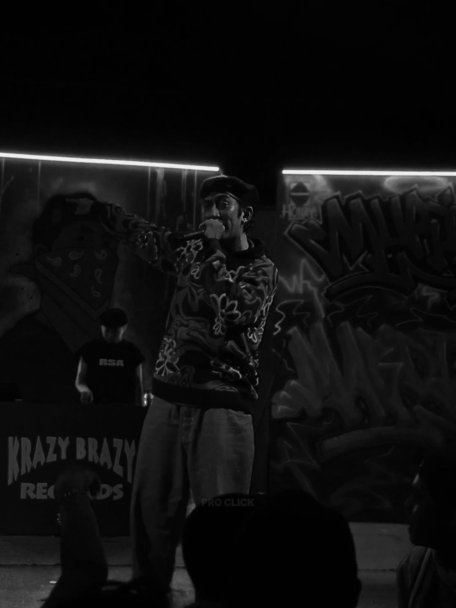 MURIA - KEPADA SEMU #muria #muriamardika #kepadasemu #krazybrazy4life #krazybrazyrecords 