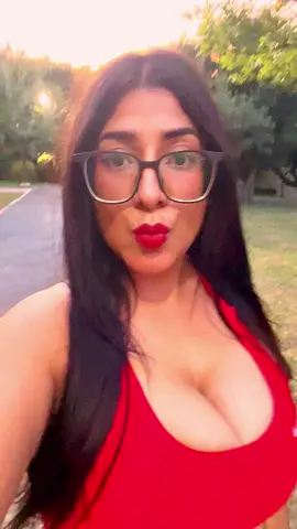 #videoviral #viraltiktok #cinthiarade28 #grandes #escote #abrazo #fypシ゚ 