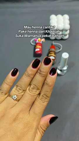 Kuku jadi cantik banget💗🥰#henna #khadijah #halal #sahbuaysholat #fyp 