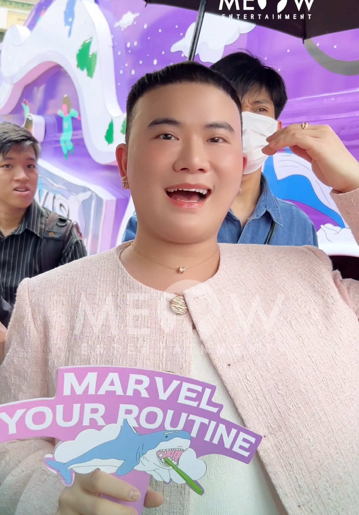 Giọng nói cực dễ thương của Huỳnh Đăng Thông, quan tâm mọi người tại sự kiện Mavis Bus Tour #Meowentertainment #meownetwork #Tiktokgiaitri #Saptinggg #marvis #marvelyourroutine
