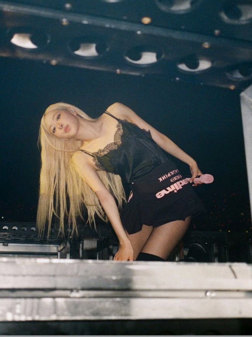 lucu bgt reaksinya 🤣🤏 #ROSÉ #blackpink #fyp #4u #foryoupage #fypage #roséblackpink #roséfancam #roséedit cr: @jxhzeel 