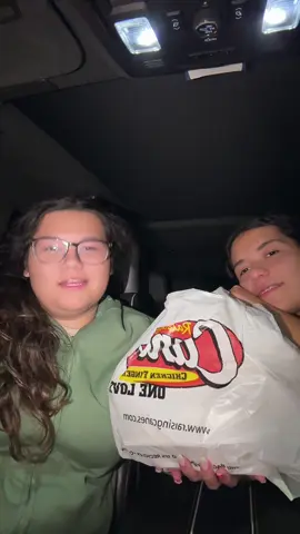 Trying the Viral Canes Hack #canes #rasingcanes #12am #midnightsnack #Vlog #izzyandmary #izzyalexis2008 #izzyalexis #chicken #ranch #eating #mukbang #caneshack #canessauce 