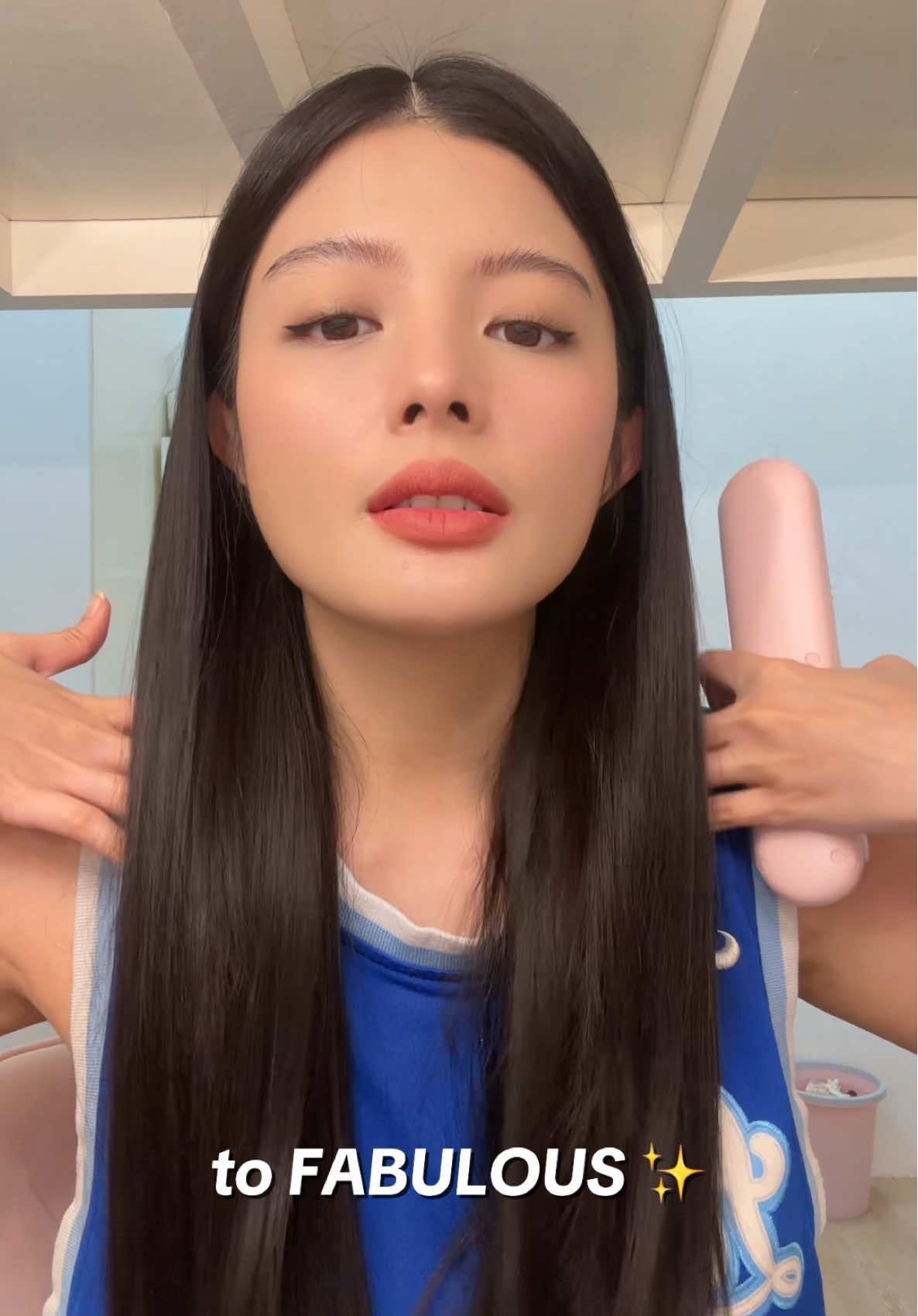 From wild frizz to silky shine ✨ I can easily bring this with me, a total hair saver on the go! 💇🏻‍♀️✈️ #EnchenHairStraightener #CordlessHairStraightenerComb #HairStraightenerComb #HairStyling @ENCHEN Philippines 🌷