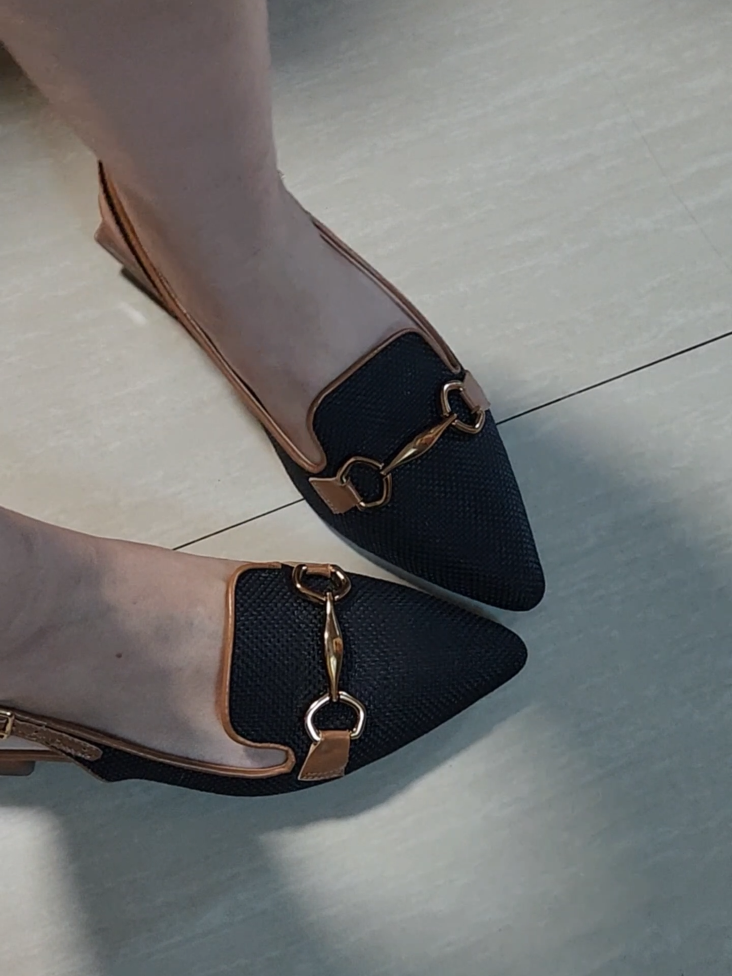 Ang shala ng sandals na tooooo!!! 😍 #vdenshoes #shala #highquality