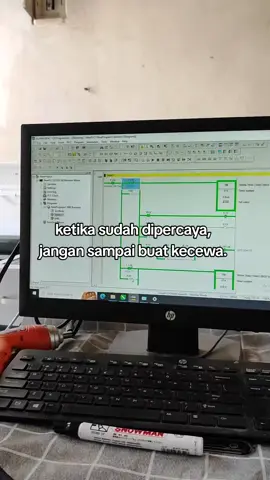 kepercayaan. boleh jadi keuntungan tidak seberapa, tapi ketika butuh mereka tau harus datang ke siapa.  #panellistrik #teknisi #listrik #elektrikalengginering #elektrikalgank #storykerja #beranda #fypp #katakata #storywa 