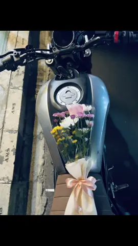 XSR With?? #caferacer #xsr155 #xsr155caferacer #mohan #xsr #xzbcay #girlfriendday #brunomars 