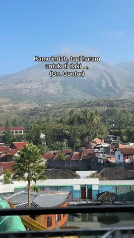 Cagar alam ya, hanya karna orang muncak kesana dan ada BC, bukan berarti kita bebas naik ke puncak Guntur #cagaralam #sadarkawasan #pendakigunung #pendaki #fyp 