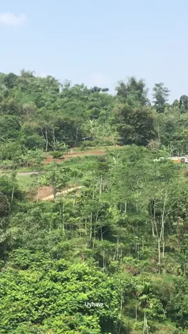 Anak Emas KAI meliuk cantik di jembatan cipada #kai121  #keretaapiindonesia 