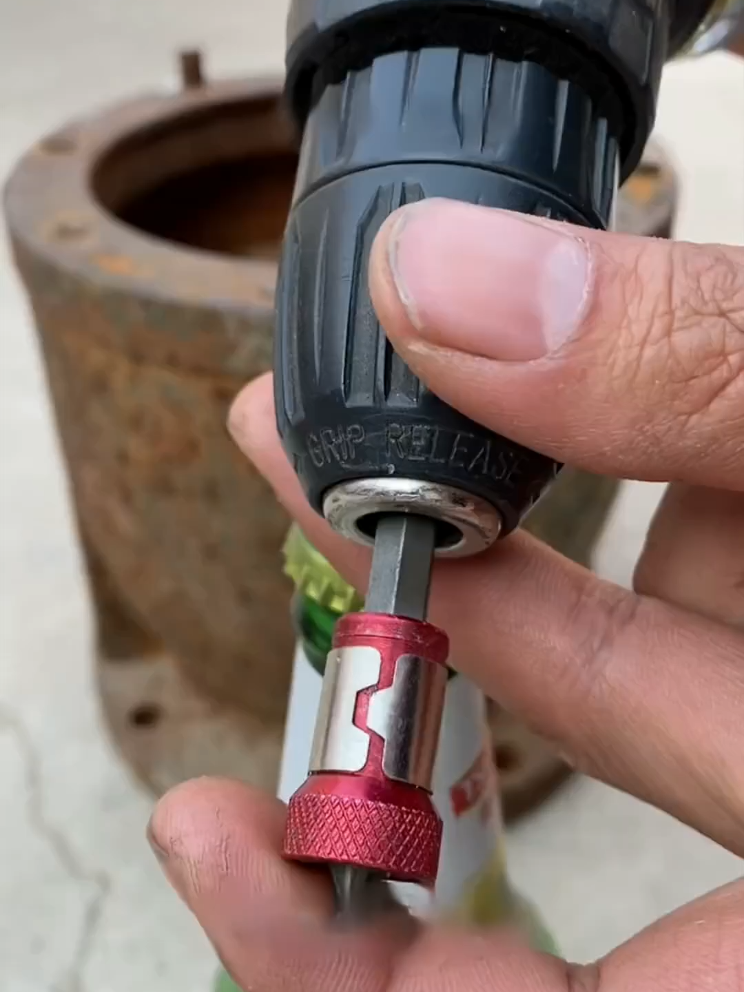 ​​3-Pieces Magnetic Bit Holder - Super Strong Grip for Phillips Screws! 💪 Alloy magnetic rings na hindi nag-slip - perfect para sa Phillips drill bits! 🧲 Malakas na magnet para hindi mawala ang screws kahit sa mahirap na angles. 🔧 Pwede sa electric o manual na screwdriver - isang solve sa lahat ng problema! ✨ Tipid sa oras at effort - essential para sa mga handyman at DIY lovers!