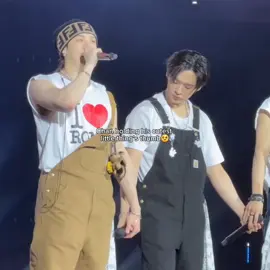 NAURRRRRR AJZJSJSKS #minchan #bangchan #leeknow #straykids 