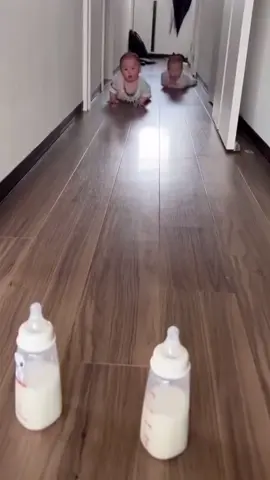 Baby’s funny crawling so funny😂😂😄😄😄😜😜😜…#babiesoftiktok #babyfunny #explore #funnyvideos #babylove #sofunny #fyp #babyfunnyvideo #goviral #funnyshorts #foryou #funny #baby #haha 