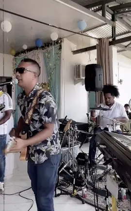 @M.B Um Seculo🪷 nakaleeees….!!! O baterista é muito foda. 