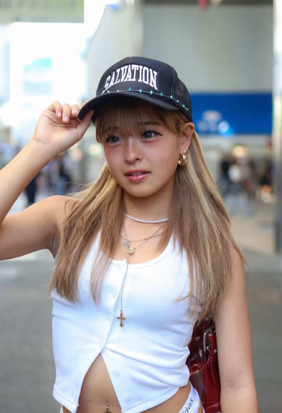今日は火の国まつりですね、来られてる方はどのくらいいますか？ 塗装屋さんとダンスをされている女の子をスナップしました。 ブレイキングダンスをされているそうで、可愛い姿からカッコ良いダンスを踊られる姿をいつか見てみたいなと思いました。 明日は火の国まつりでダンスイベントがあるみたいですね！ 皆さんは見に行かれますか？ #streetphotography #jk  #熊本 #ストリートスナップ 