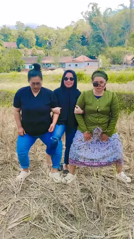 Trio Rarabak #kontenhiburan #koplo #aquadulu #aqua #fypシ #fujian #triorarabak #triorarabak #jogedviral #kontenkocak @Mariut @nunkkuya @mak_kasihtau92 makgeol @Baim@Alfarik92 