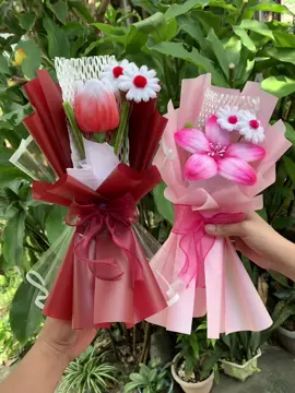 Cutie single stem bouquet ☺️ #handmade #handmadegifts #handmadecraft #handmadewithlove #fuzzy #fuzzywire #fuzzywireflowers #craft #fuzzywirebouquet #crafts #crafting #flowers #flowerbouquet 