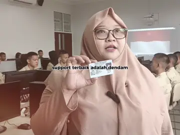 Pernah jadi honorer selama 8 tahun dulu dari tahun 2010 sampai 2018. Tamat SMK langsung kerja sambil kuliah. Sering ditindas hanya karna seorang honorer. Tapi Allah selalu punya cara untuk mengobati hati setiap hambaNya sampai akhirnya 6 tahun kemudian aku berada disini. #Allahummabaarik #Honorer #ASN 