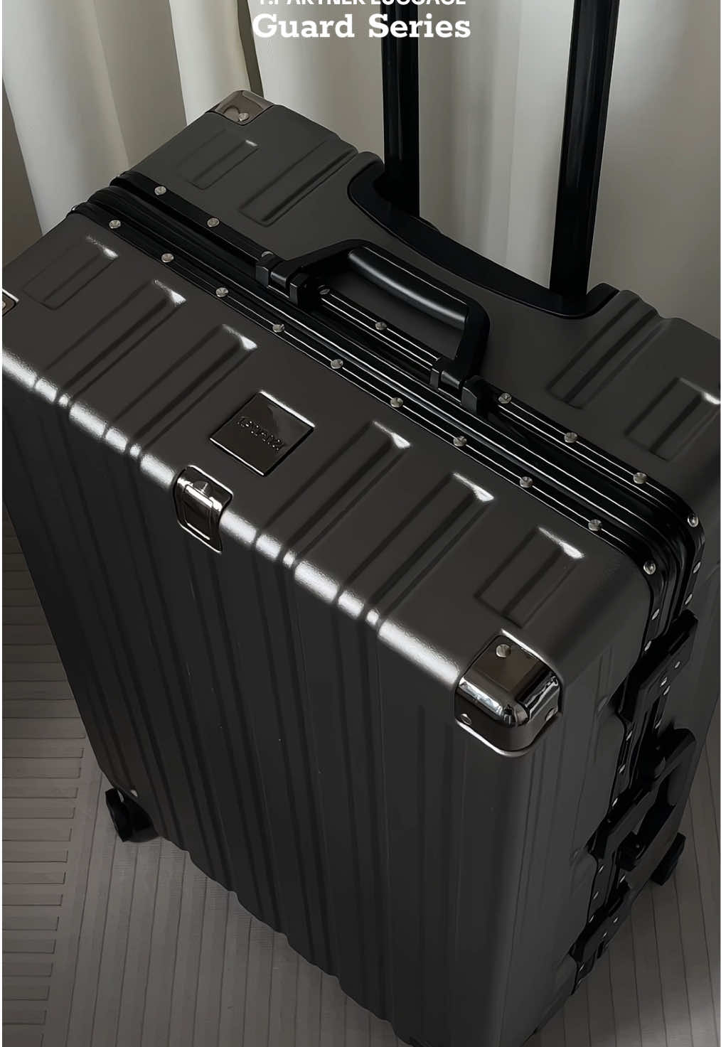 take this as a sign to switch to this anti-theft luggage 💯 #tpartner #antitheft #luggage #travelluggage #aluminumluggage 