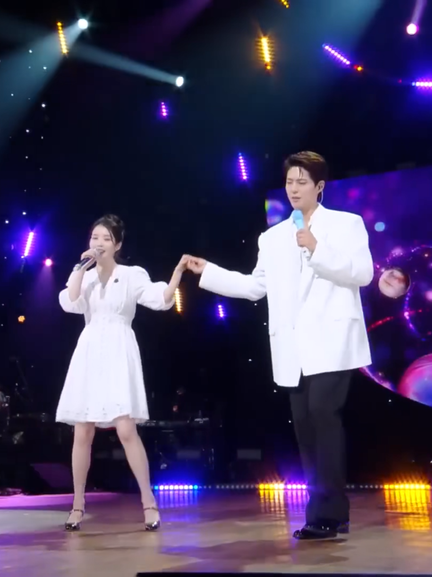 IU (아이유) & Park Bo Gum (박보검) - Friday (금요일에 만나요) | The Seasons - Park Bo Gum's Cantabile (더 시즌즈 - 박보검의 칸타빌레) #IU #아이유 #ParkBoGum #박보검 #Friday #금요일에만나요 #TheSeasonsParkBoGumsCantabile #더시즌즈박보검의칸타빌레 #SoHyangTV #소향TV #kpop #singing #vocals #fyp #foryou #foryoupage #kpopfyp