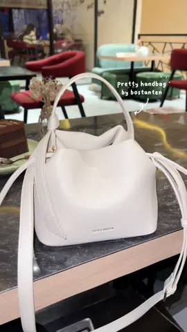#taswanita #bostantenbag #bostanten #bostantenwomanbag #TeamBostanten #emmabag #slingbagwanita #tasselempangwanita #handbagwanita 