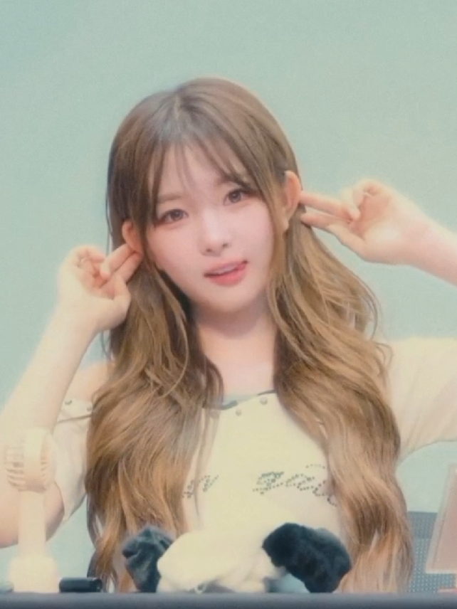 Hayeon’s way too adorableee 😭💕 btw, happy birthday Hayeonnie~ 🦔💖 #triples #트리플에스 #トリプルs #HaYeon #하연 #ハヨン #jeonghayeon #hayeontriples #kpop #aesthetic #kpopedit 