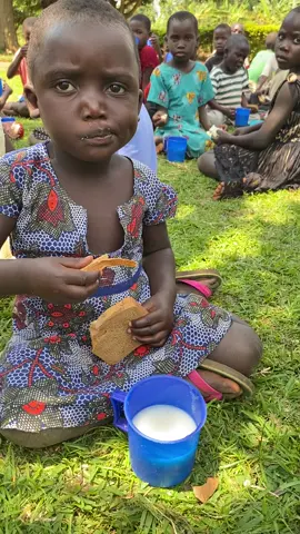 No child is an orphan by choice, lets give them hope ❤️. #feeding #children #hunger #africa #Love 
