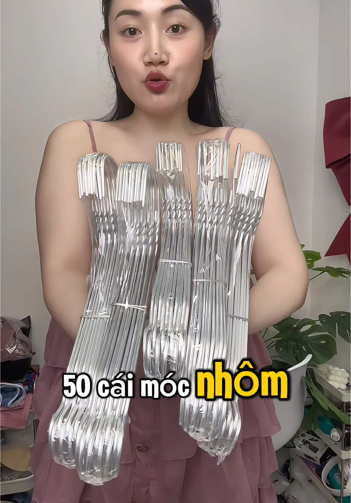 Combo 50 móc treo quần áo bằng nhôm giá chỉ 99K miến phí ship #moctreoquanao #mactreoquanao 