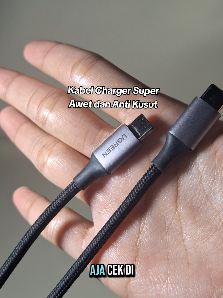 kabel charger ugreen awet banget ga sih terus ga mudah kusut lagi🫶🏻😭 #ugreen #chargertypec #kabelcharger #promoseruweekend #gajiansale 