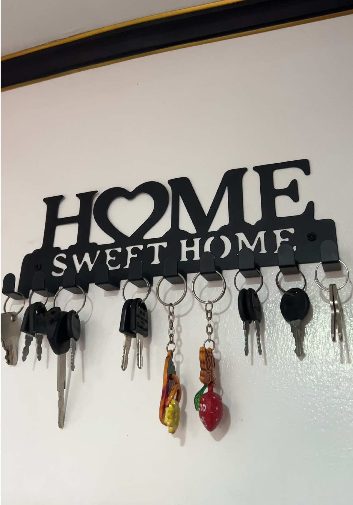 Must have item talaga ‘to! Get yours now✨ #musthave #keyholder #keys #homehacks #homeaccessories #tiktokshop #tiktokfinds #affordable #homedecor #fyp #foryou #creatorsearchinsights 