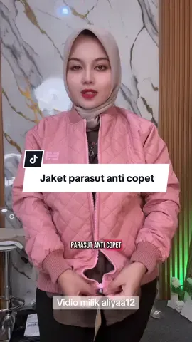 Jaket parasut anti copet nih bund jangan sampe kehabisan karna stok terbataassss🙈😎#jaket #jaketparasut #jaketwanita #affiliatemarketing #tiktokshop 