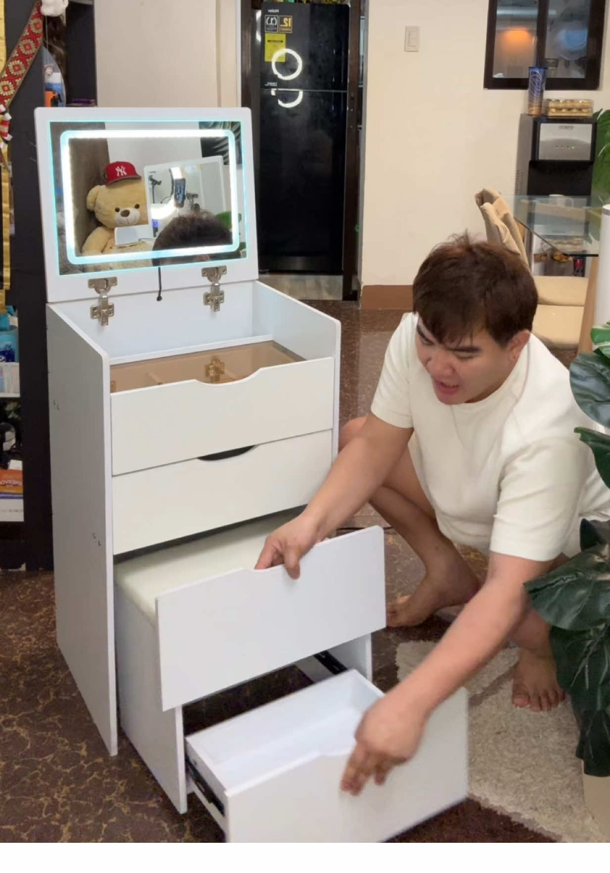 space saver na vanity ate nakakaloka para sayo na to goow!! 