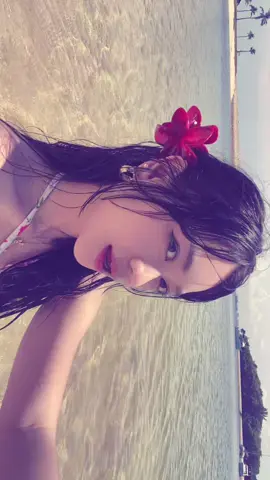 sorry i cant hear the lyrics 😔🙏🏻 idk what im saying either