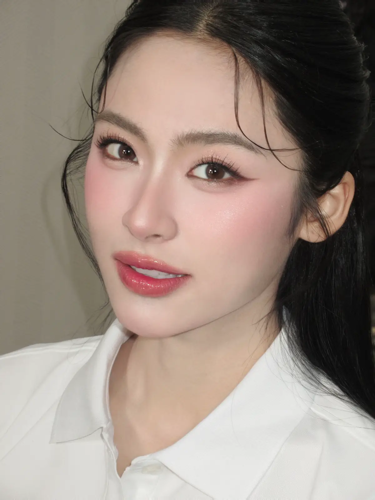 Mời cả đoàn mình di chuyển xuống xem gái xinh trai đẹp ạ #vannhi #xuhuong #makeup #hoahauvietnam #ahauvannhi 